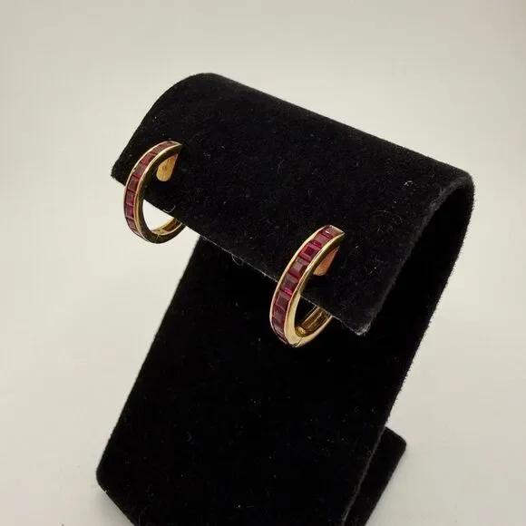 Stunning channelāset, princess cut RUBY huggie hoop earrings,14kt yellow gold - Picture 12 of 16